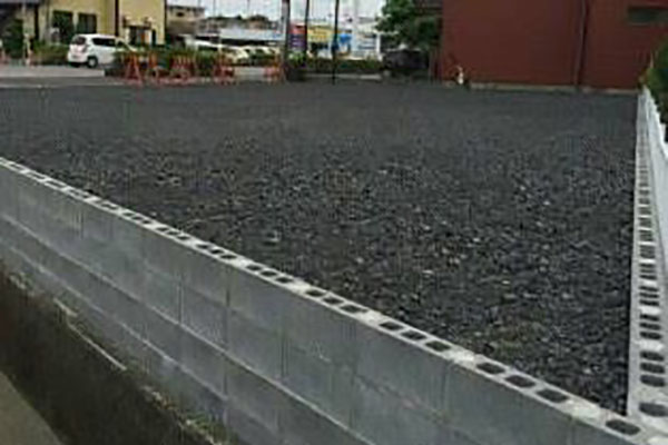 空き地の砂利 砕石での敷き詰め工事